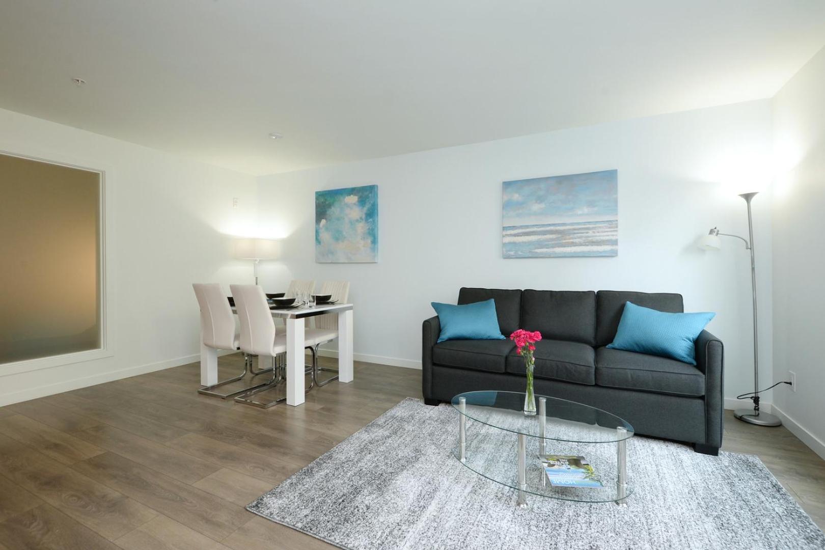 Gorgeous Old Town Condo With Patio And Parking! Victoria Exterior foto